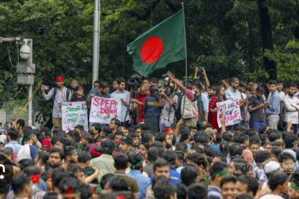 বৈষম্যবিরোধী ছাত্র আন্দোলনের আনন্দ মিছিল